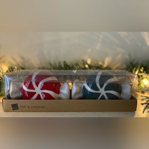 NIB Christmas Salt & Pepper Shakers